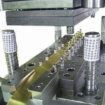 Tolerance Ra 0.005 Metal Stamping Parts 3-Plate Die OEM / ODM خدمات / قطعات مهر زنی فلزی